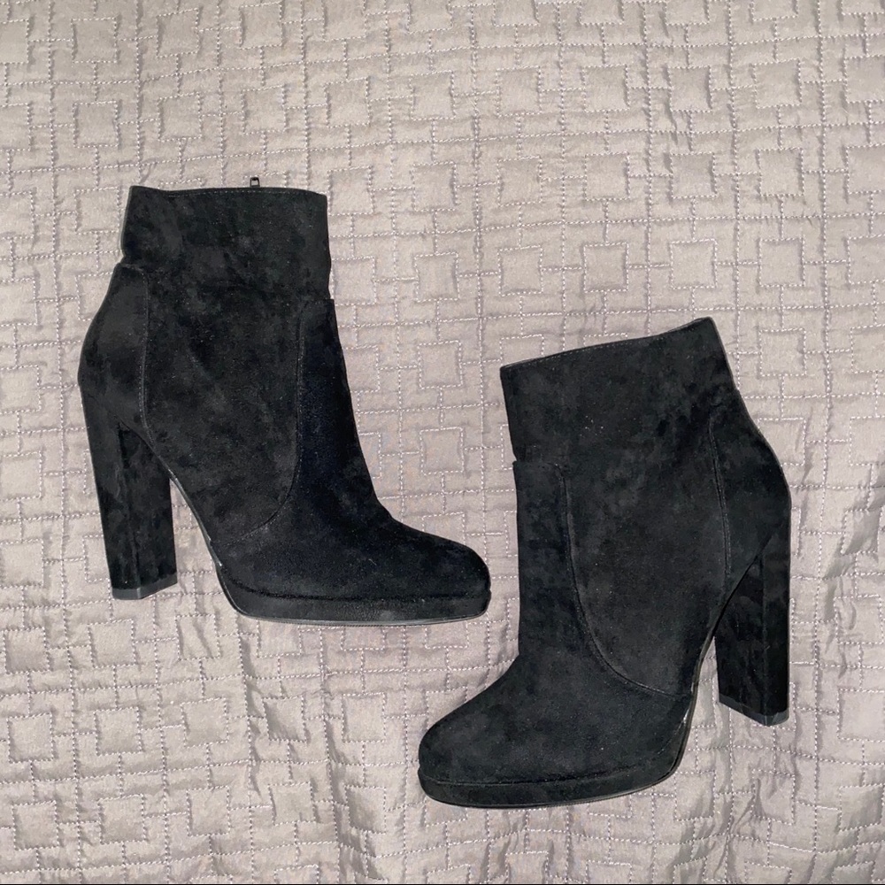 Heeled ankle booties